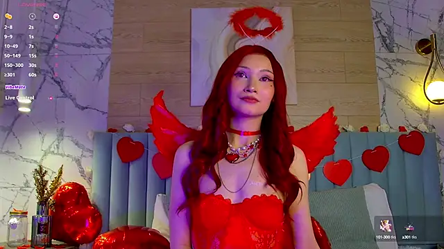 Snapshot of CarolReeves chatting on 14, 2, 2025 CarolReeves online show from 14, 2, 2025