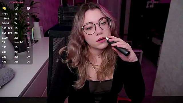 Snapshot of RemyCute chatting on 20, 10, 2025 RemyCute online show from 20, 10, 2025