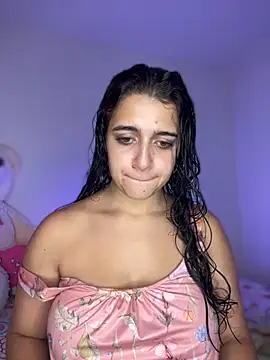 Snapshot of Alicia_Ruiz chatting on 6, 10, 2025 Alicia Ruiz online show from 6, 10, 2025