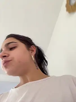 Snapshot of Alicia_Ruiz chatting on 17, 12, 2025 Alicia Ruiz online show from 17, 12, 2025