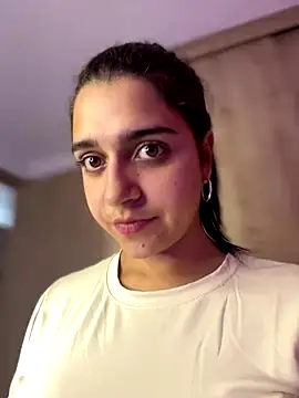 Snapshot of Alicia_Ruiz chatting on 18, 12, 2025 Alicia Ruiz online show from 18, 12, 2025