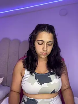 Snapshot of Alicia_Ruiz chatting on 5, 1, 2026 Alicia Ruiz online show from 5, 1, 2026