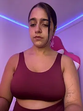 Snapshot of Alicia_Ruiz chatting on 5, 3, 2026 Alicia Ruiz online show from 5, 3, 2026