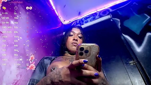 Snapshot of IsabellBigtitsxx chatting on 10, 10, 2025 IsabellBigtitsxx online show from 10, 10, 2025