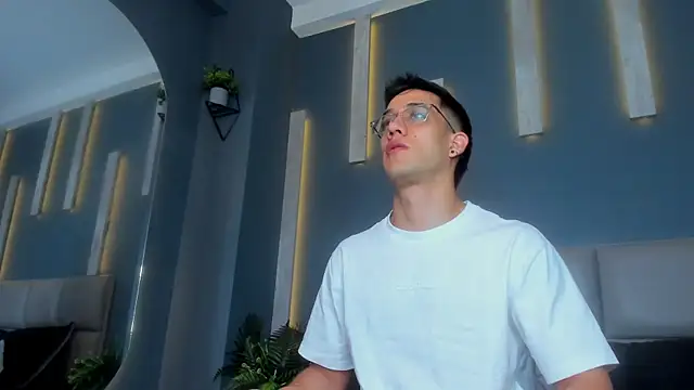 alexgiraldo  online show from 5, 2, 2025