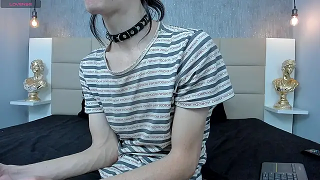 Hecatee 77 online show from 23, 4, 2026