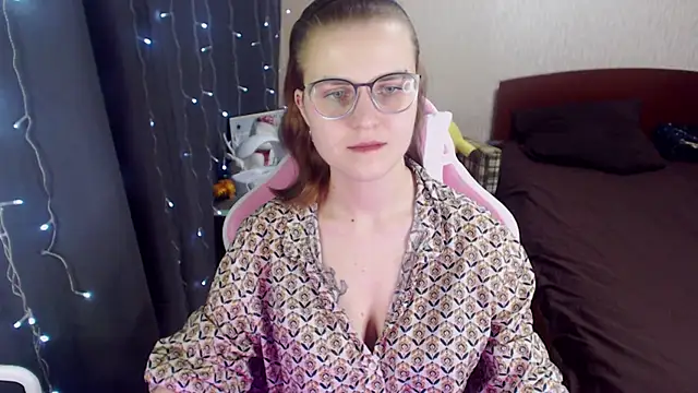 MissBrightShine online show from 30, 1, 2025