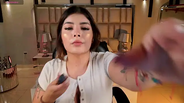 LisaMonroe  online show from 25, 4, 2026