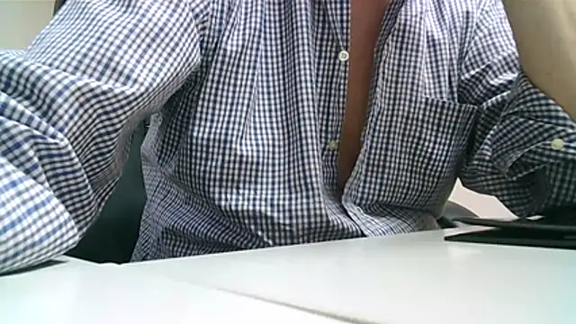 Snapshot of Gregcam chatting on 17, 6, 2026 Gregcam online show from 17, 6, 2026