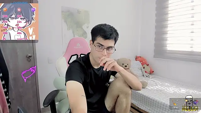 lucas cute online show from 21, 5, 2026