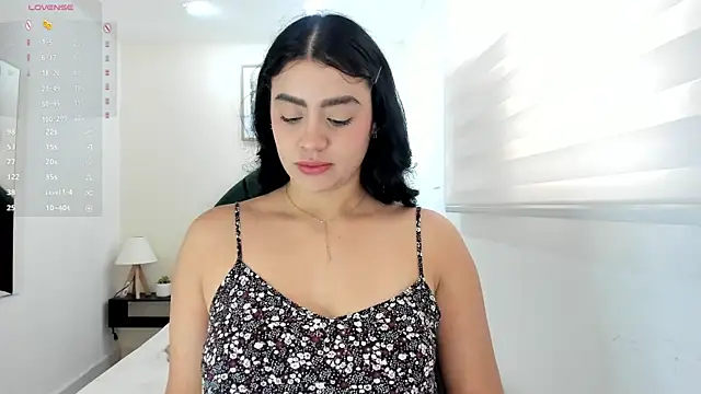 Paula Desousa online show from 7, 6, 2026