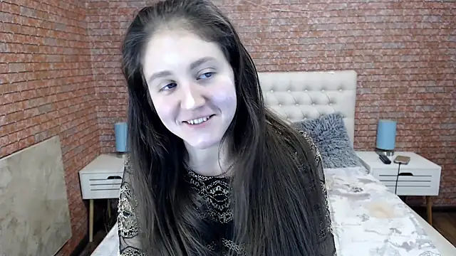 Holliy Cooper online show from 10, 1, 2025