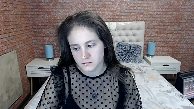 Holliy Cooper online show from 3, 10, 2025