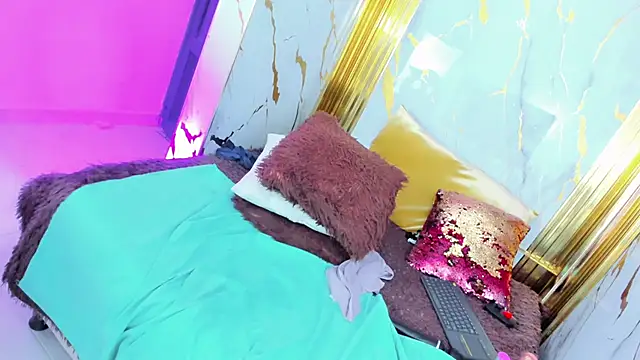 dianamilf online show from 18, 4, 2026