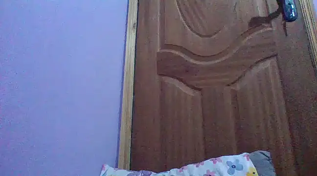 prettychic5 online show from 8, 3, 2025