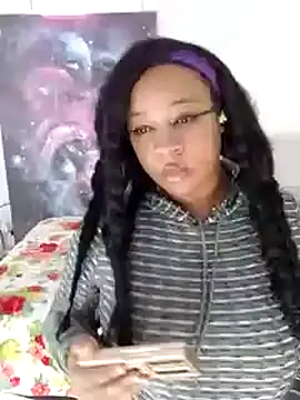 Snapshot of temptressbeauty24 chatting on 11, 2, 2025 temptressbeauty24 online show from 11, 2, 2025