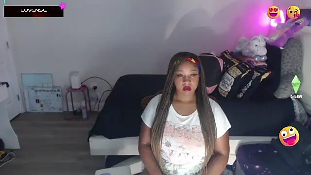 Snapshot of temptressbeauty24 chatting on 18, 2, 2025 temptressbeauty24 online show from 18, 2, 2025