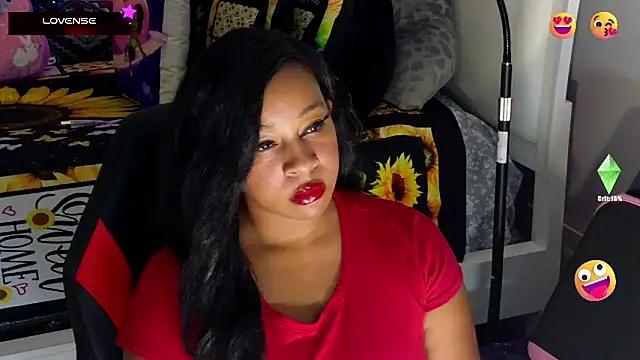 Snapshot of temptressbeauty24 chatting on 7, 3, 2025 temptressbeauty24 online show from 7, 3, 2025