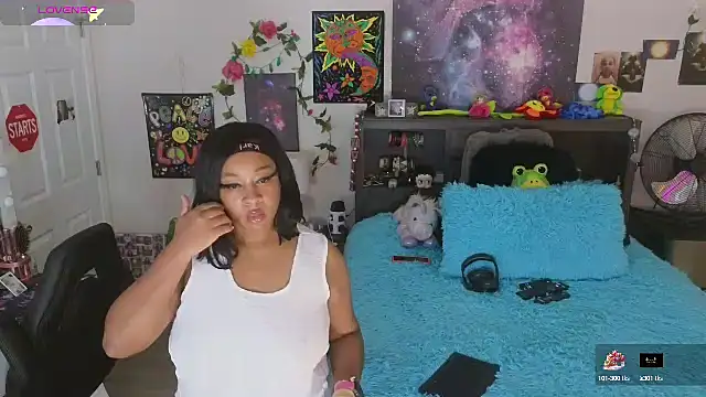 Snapshot of temptressbeauty24 chatting on 24, 9, 2025 temptressbeauty24 online show from 24, 9, 2025