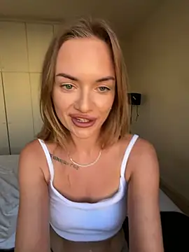 ElenaRebelle online show from 9, 7, 2026