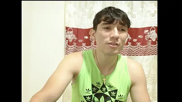 Snapshot of ChicoMaloFfF chatting on 18, 12, 2025 ChicoMaloFfF online show from 18, 12, 2025