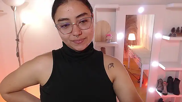  Kim  M online show from 10, 11, 2025