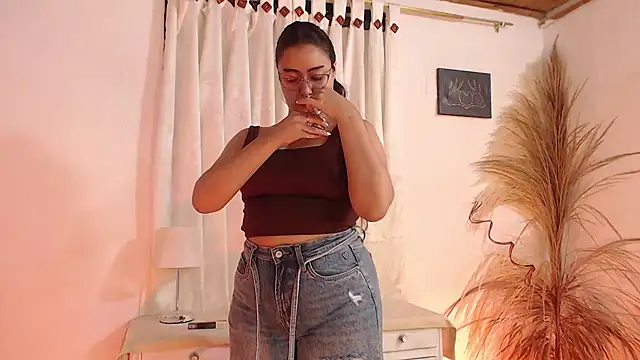  Kim  M online show from 17, 4, 2026