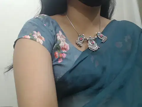 Lovely Siri 23 online show from 26, 4, 2026