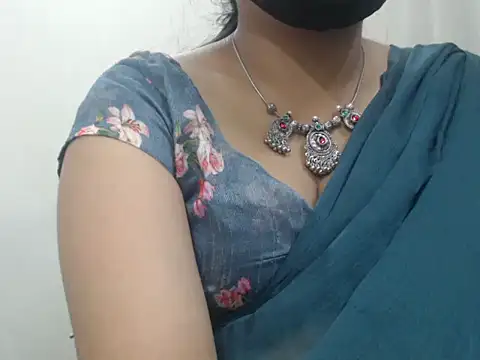 Lovely Siri 23 online show from 26, 4, 2026