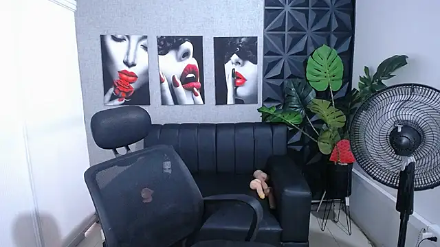 Valentinaa mature online show from 9, 6, 2026