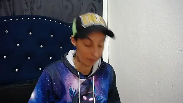 Snapshot of anyu1306 chatting on 4, 1, 2025 anyu1306 online show from 4, 1, 2025