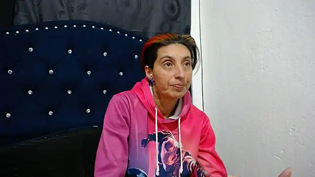 Snapshot of anyu1306 chatting on 6, 1, 2025 anyu1306 online show from 6, 1, 2025