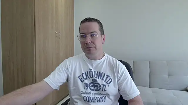 BrettJ81 online show from 12, 4, 2026