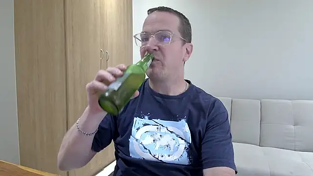 BrettJ81 online show from 20, 4, 2026