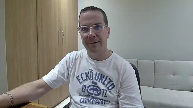 BrettJ81 online show from 22, 4, 2026