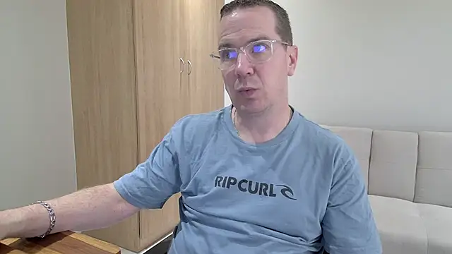 BrettJ81 online show from 28, 4, 2026