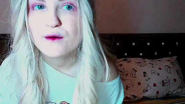 Snapshot of Sara4uu chatting on 11, 9, 2025 Sara4uu online show from 11, 9, 2025