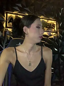 alicee salvatore online show from 3, 2, 2026