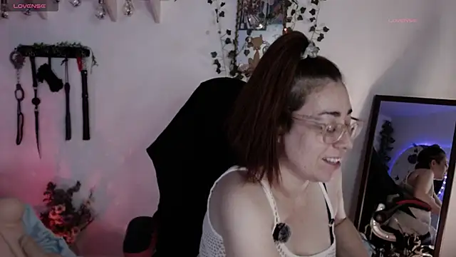 Snapshot of Eve_Blue77 chatting on 26, 5, 2026 Eve Blue77 online show from 26, 5, 2026
