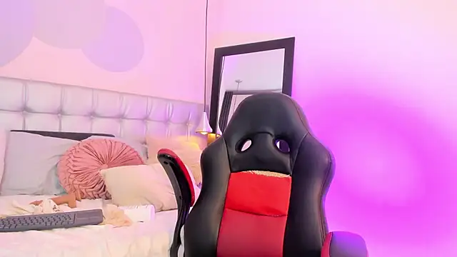 pervert lizza online show from 5, 3, 2025