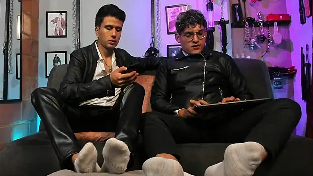 dom2travelersss online show from 26, 1, 2025