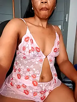 Snapshot of BabySweetDee chatting on 3, 2, 2025 BabySweetDee online show from 3, 2, 2025