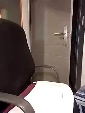 Snapshot of BabySweetDee chatting on 4, 2, 2025 BabySweetDee online show from 4, 2, 2025