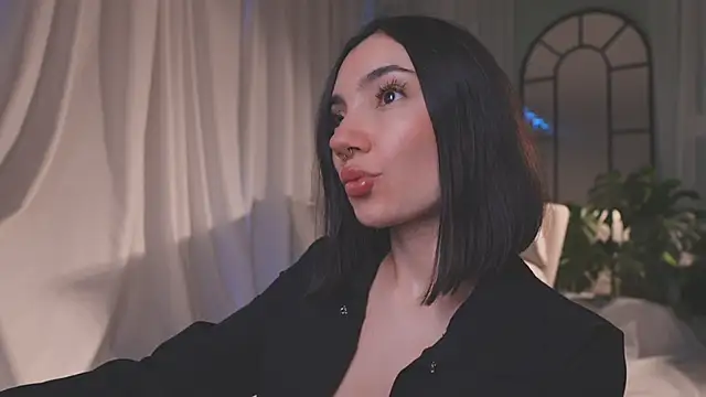 AmyArmstrong online show from 2, 2, 2026