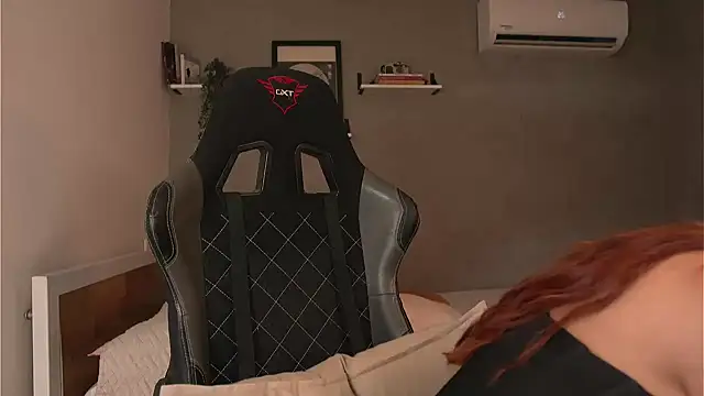 DaniDusan  online show from 9, 3, 2025