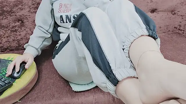 Snapshot of Sophie_Secret chatting on 25, 10, 2025 Sophie Secret online show from 25, 10, 2025