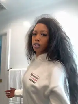 Snapshot of mismialove chatting on 1, 5, 2026 mismialove online show from 1, 5, 2026