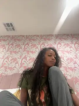 Snapshot of mismialove chatting on 12, 5, 2026 mismialove online show from 12, 5, 2026