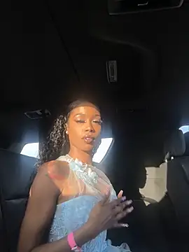 Snapshot of mismialove chatting on 13, 5, 2026 mismialove online show from 13, 5, 2026