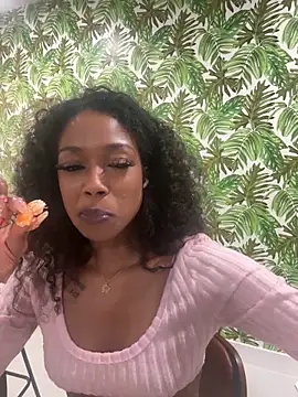 Snapshot of mismialove chatting on 17, 5, 2026 mismialove online show from 17, 5, 2026